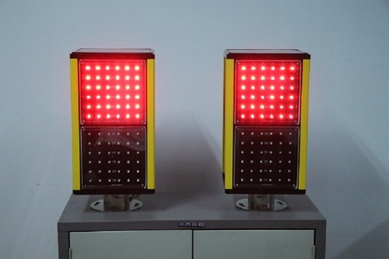 Sistema de tráfico inteligente Equipo ITS Luz indicativa de niebla inteligente para una conducción segura en condiciones de baja visibilidad