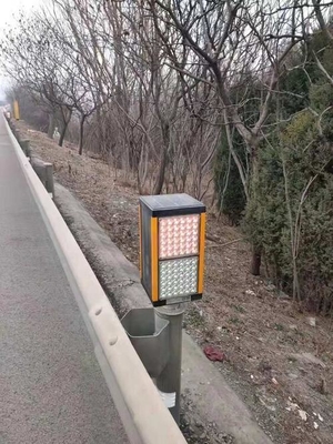 Sistema de tráfico inteligente Equipo ITS Luz indicativa de niebla inteligente para una conducción segura en condiciones de baja visibilidad